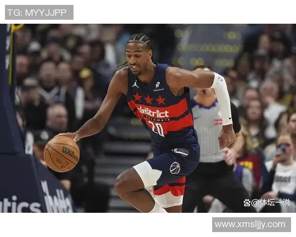 76人逆转爵士加时大战展现绝佳团队配合与个人英雄主义的精彩瞬间